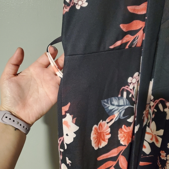 Womens dress - Picture 3 of 4